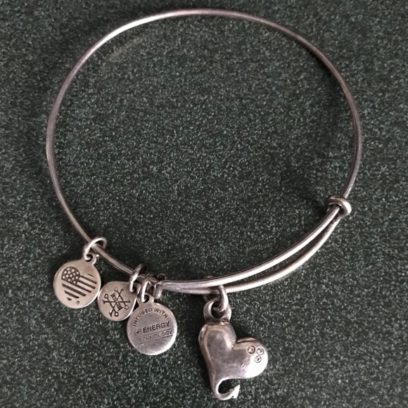 Alex and Ani Expandable Wire Bracelet Heart Charm - Picture 1 of 12